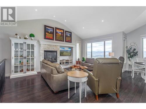 1756 Birkdale Avenue, Kelowna, BC - Indoor Photo Showing Living Room With Fireplace