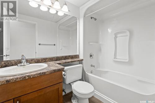 903 902 Spadina Crescent E, Saskatoon, SK - Indoor Photo Showing Bathroom