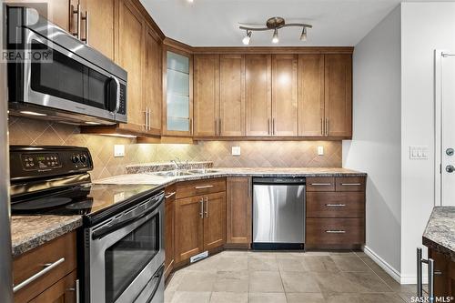 903 902 Spadina Crescent E, Saskatoon, SK - Indoor Photo Showing Kitchen