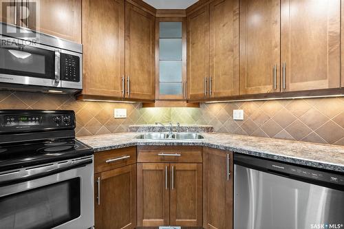 903 902 Spadina Crescent E, Saskatoon, SK - Indoor Photo Showing Kitchen