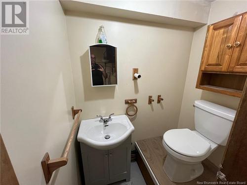 18 Westvale Park, Saint John, NB - Indoor Photo Showing Bathroom