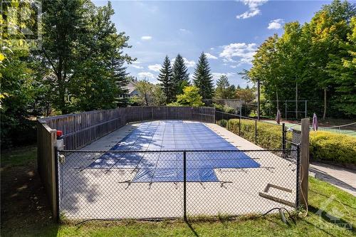 Salt water pool for you and your grandchildren! - 93 Kinmount Private, Ottawa, ON - Outdoor