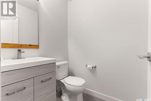 5660 Prefontaine Avenue, Regina, SK - Indoor Photo Showing Bathroom