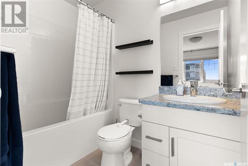 5660 Prefontaine Avenue, Regina, SK - Indoor Photo Showing Bathroom