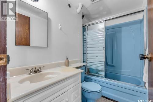 39 Peeling Avenue, Saskatoon, SK - Indoor Photo Showing Bathroom