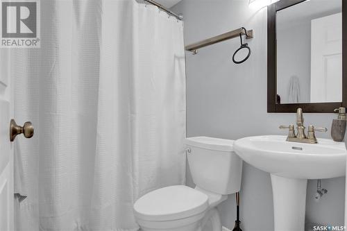 3410 7Th Avenue E, Regina, SK - Indoor Photo Showing Bathroom