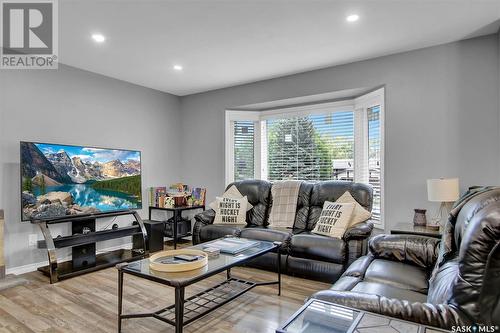 3410 7Th Avenue E, Regina, SK - Indoor Photo Showing Living Room