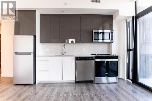 2214 - 60 Fredrick Street, Kitchener, ON - Indoor Photo Showing Kitchen