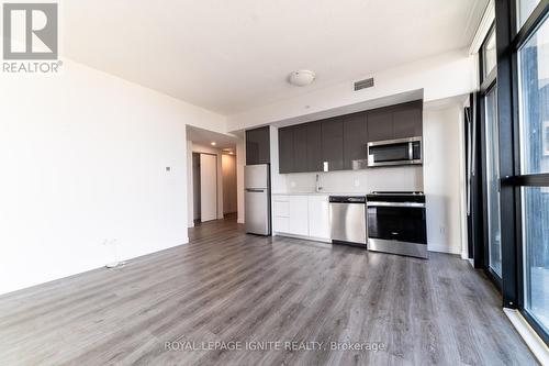 2214 - 60 Fredrick Street, Kitchener, ON - Indoor Photo Showing Kitchen