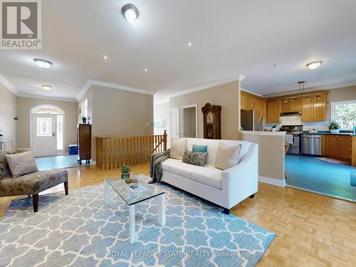 1 Kootenay Ridge, Vaughan, ON - Indoor Photo Showing Living Room