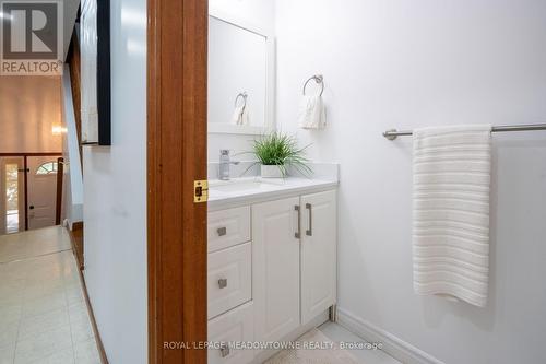 #2 - 700 Champlain Boulevard, Cambridge, ON - Indoor Photo Showing Bathroom