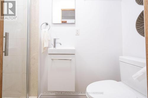 #2 - 700 Champlain Boulevard, Cambridge, ON - Indoor Photo Showing Bathroom