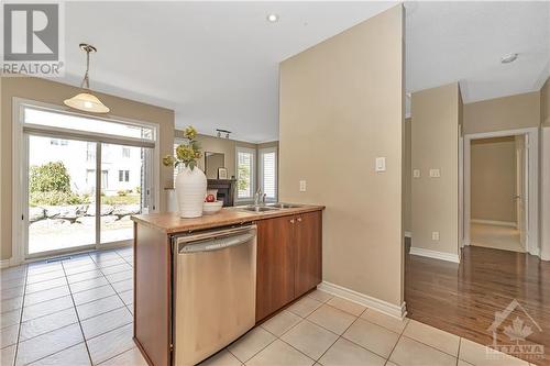 779 Fletcher Circle, Ottawa, ON - Indoor Photo Showing Kitchen With Double Sink