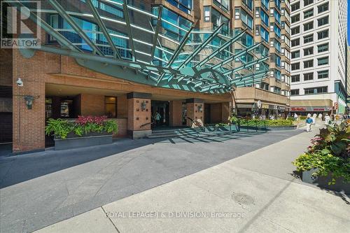 404 - 1166 Bay Street, Toronto (Bay Street Corridor), ON - Outdoor