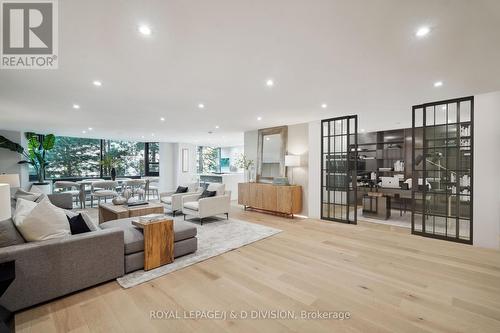 404 - 1166 Bay Street, Toronto, ON - Indoor