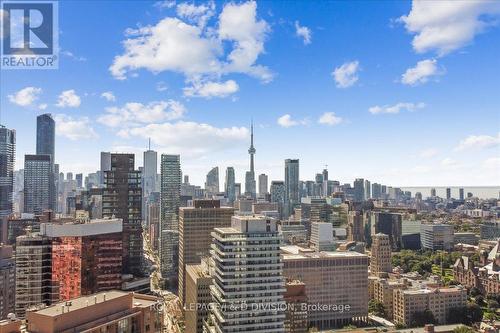 404 - 1166 Bay Street, Toronto, ON - Outdoor With View