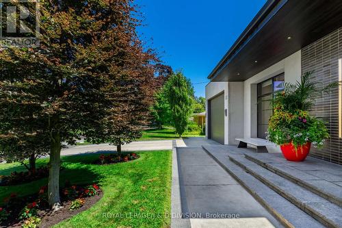 21 Stratheden Road, Toronto (Bridle Path-Sunnybrook-York Mills), ON - Outdoor