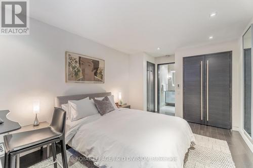 21 Stratheden Road, Toronto (Bridle Path-Sunnybrook-York Mills), ON - Indoor Photo Showing Bedroom