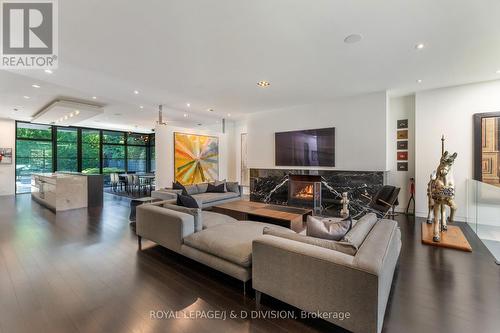 21 Stratheden Road, Toronto (Bridle Path-Sunnybrook-York Mills), ON - Indoor Photo Showing Living Room