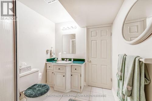 25 Alcaine Court, Markham, ON - Indoor Photo Showing Bathroom