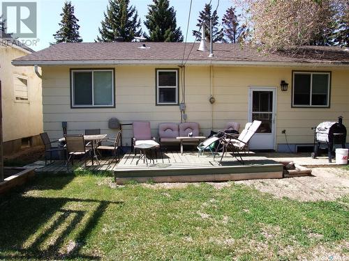 306 3Rd Avenue W, Leader, SK - Outdoor With Deck Patio Veranda With Exterior