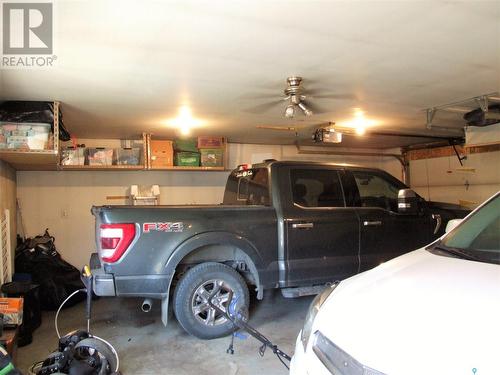 306 3Rd Avenue W, Leader, SK - Indoor Photo Showing Garage