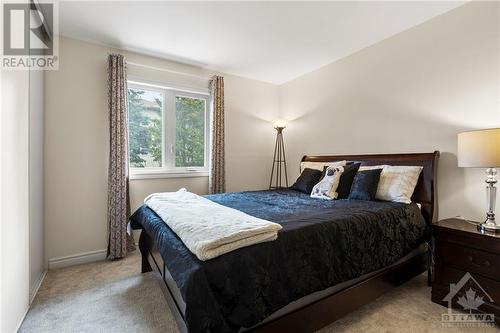 spacious second bedroom - 2560 Hunters Point Crescent, Ottawa, ON - Indoor Photo Showing Bedroom