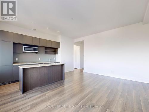 1221 - 111 St Clair Avenue W, Toronto (Yonge-St. Clair), ON - Indoor Photo Showing Kitchen