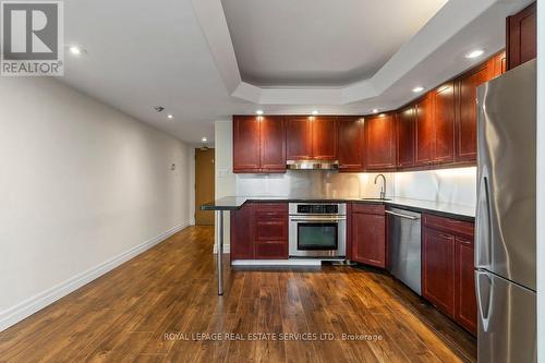 2014 - 1001 Bay Street, Toronto (Bay Street Corridor), ON - Indoor Photo Showing Kitchen With Stainless Steel Kitchen