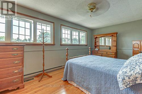 81 Strathcona Drive, London, ON - Indoor Photo Showing Bedroom