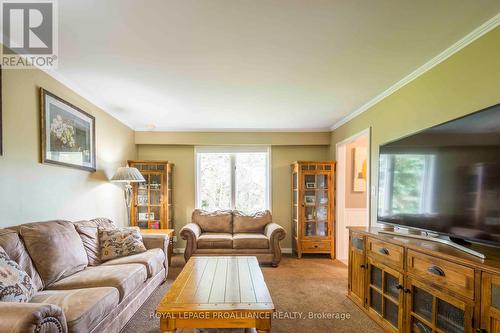 200 Riverside Parkway, Quinte West, ON - Indoor Photo Showing Living Room