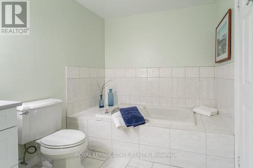 19 - 3230 New Street, Burlington (Roseland), ON - Indoor Photo Showing Bathroom