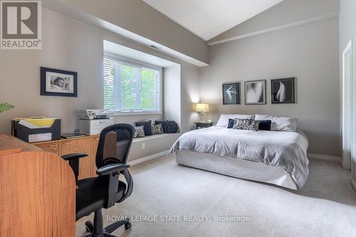 19 - 3230 New Street, Burlington (Roseland), ON - Indoor Photo Showing Bedroom