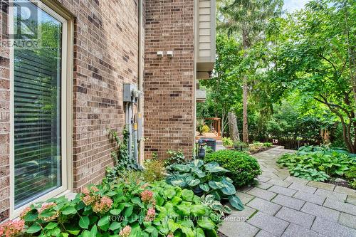 19 - 3230 New Street, Burlington (Roseland), ON - Outdoor