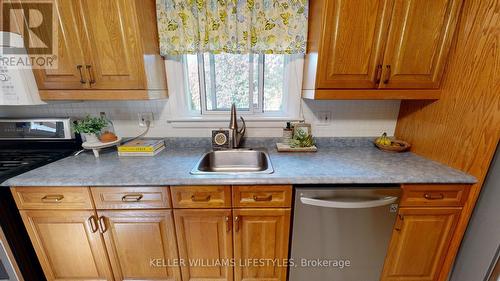 214 Buckingham Street, London, ON - Indoor Photo Showing Kitchen