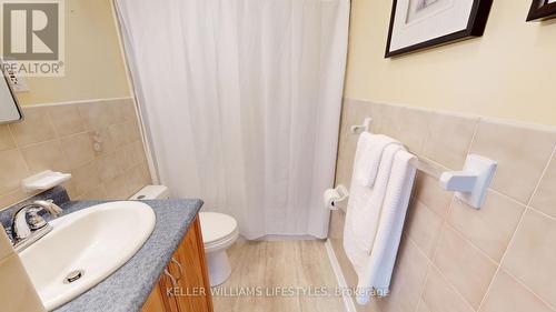 214 Buckingham Street, London, ON - Indoor Photo Showing Bathroom