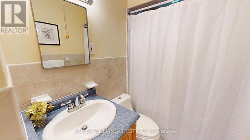 214 Buckingham Street, London, ON - Indoor Photo Showing Bathroom