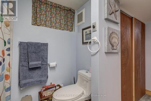 214 Buckingham Street, London, ON - Indoor Photo Showing Bathroom