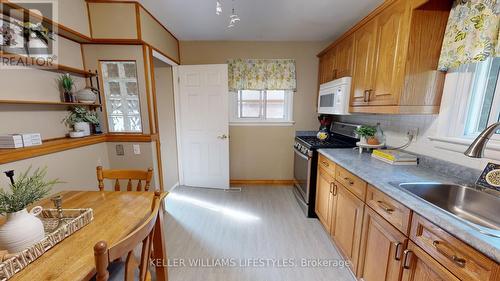 214 Buckingham Street, London, ON - Indoor Photo Showing Kitchen