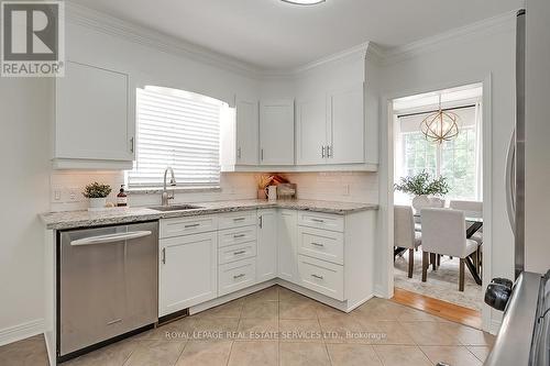 270 Felan Avenue, Oakville, ON - Indoor Photo Showing Kitchen