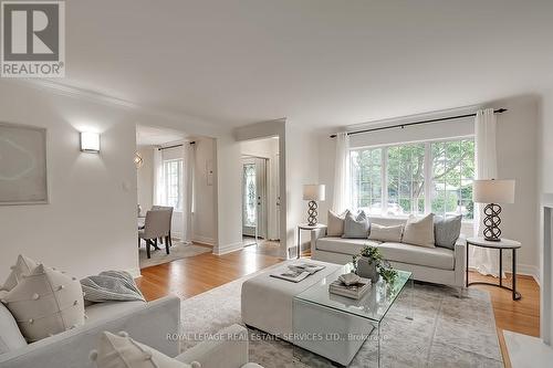 270 Felan Avenue, Oakville, ON - Indoor Photo Showing Living Room