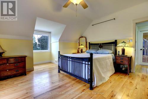 6824 10Th Line, New Tecumseth, ON - Indoor Photo Showing Bedroom