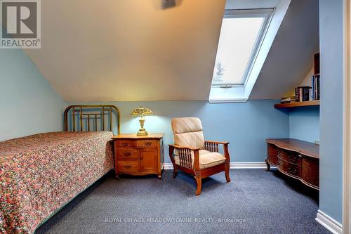 6824 10Th Line, New Tecumseth (Beeton), ON - Indoor Photo Showing Bedroom