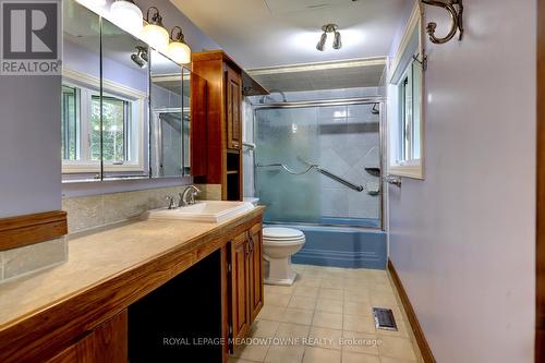 6824 10Th Line, New Tecumseth (Beeton), ON - Indoor Photo Showing Bathroom