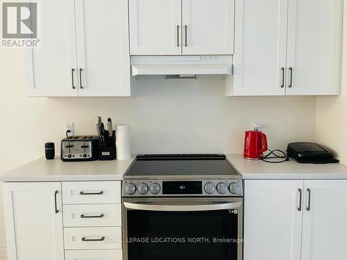 111 Plewes Drive, Collingwood, ON - Indoor Photo Showing Kitchen