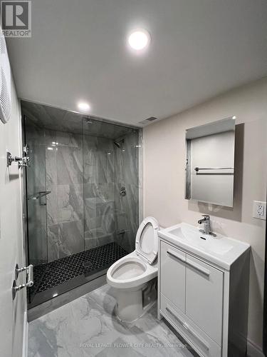 6936 Historic Trail W, Mississauga, ON - Indoor Photo Showing Bathroom