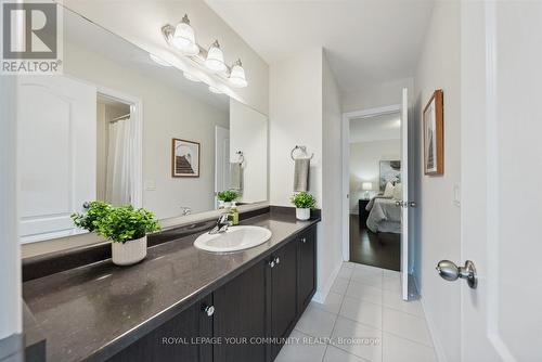 156 Newhouse Boulevard, Caledon, ON - Indoor Photo Showing Bathroom