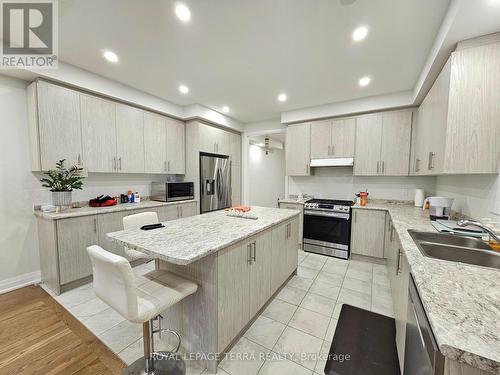 39 Dalbeattie Drive, Brampton (Bram West), ON - Indoor Photo Showing Kitchen With Double Sink With Upgraded Kitchen