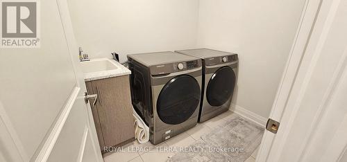 39 Dalbeattie Drive, Brampton (Bram West), ON - Indoor Photo Showing Laundry Room