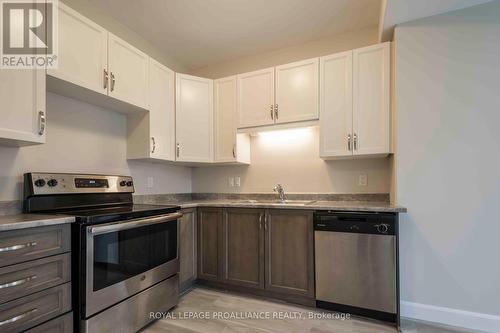 69 Ledgerock Court, Belleville, ON - Indoor Photo Showing Kitchen